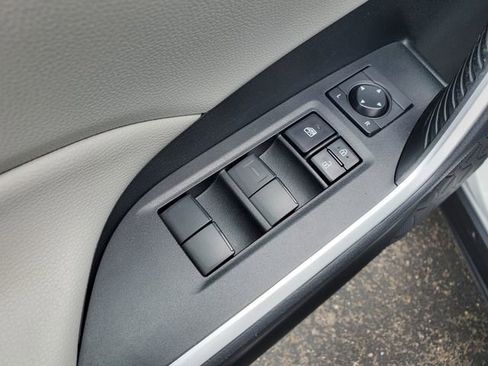 Used 2021 Toyota RAV4 XLE w/ Convenience Package AWD/4WD image 15