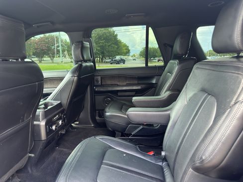 Used 2019 Ford Expedition Max Limited w/ Driver Assistance Package AWD/4WD image 18