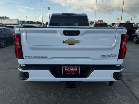 Used 2025 Chevrolet Silverado 3500 High Country w/ High Country Premium Package AWD/4WD image 7