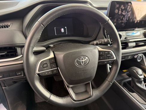 Used 2025 Toyota Grand Highlander XLE image 29