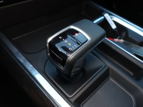 Used 2025 Chevrolet Silverado 1500 LTZ image 21