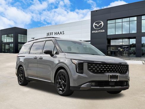 Used 2025 Kia Carnival SX Prestige FWD image 4