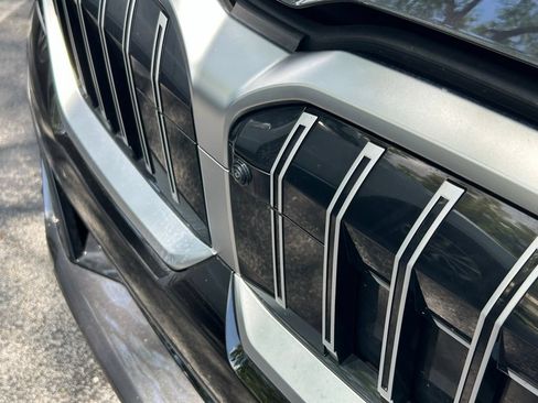 Used 2025 BMW 530i RWD image 33