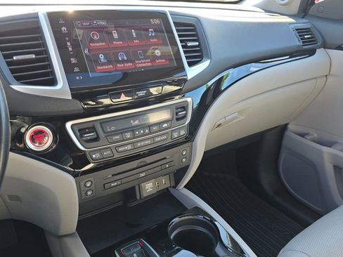 Used 2017 Honda Pilot Elite image 74