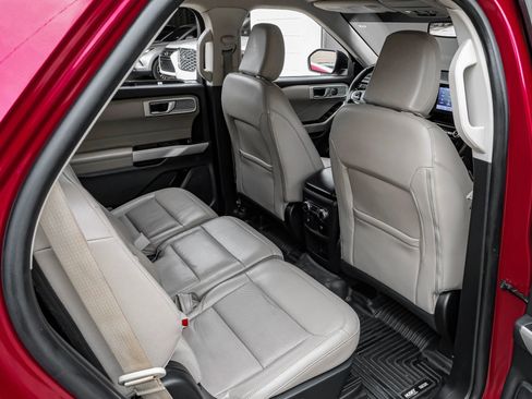 Used 2021 Ford Explorer Limited w/ Equipment Group 301A image 43