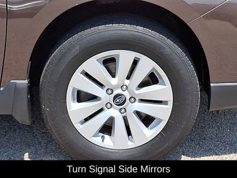 Used 2019 Subaru Outback 2.5i Premium image 11