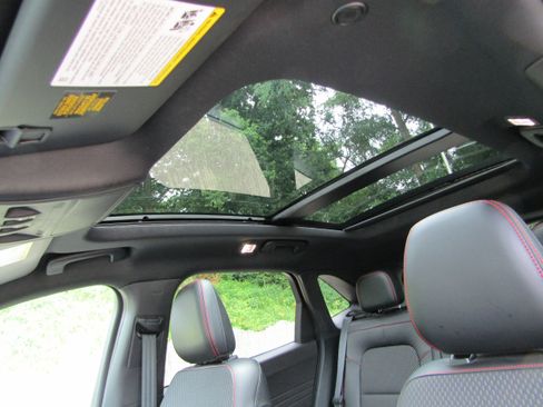 Used 2024 Ford Escape ST-Line Select w/ Tech Pack #2 AWD/4WD image 29