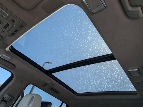 Used 2021 Cadillac Escalade ESV Premium Luxury Platinum RWD image 23