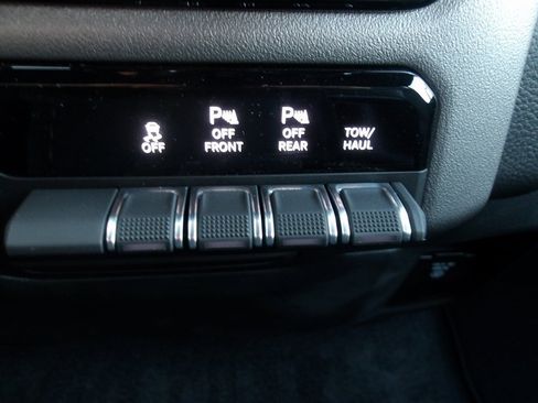 New 2026 RAM 1500 4x4 Crew Cab image 20