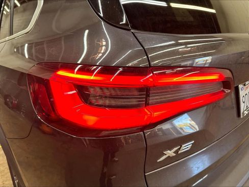 Used 2023 BMW X5 xDrive45e w/ Parking Assistance Package AWD/4WD image 31