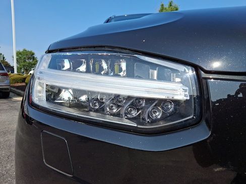 Used 2024 Volvo XC90 T8 Plus w/ Protection Package Premier AWD/4WD image 9