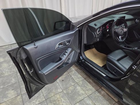 Used 2019 Mercedes-Benz CLA 250 4MATIC image 9