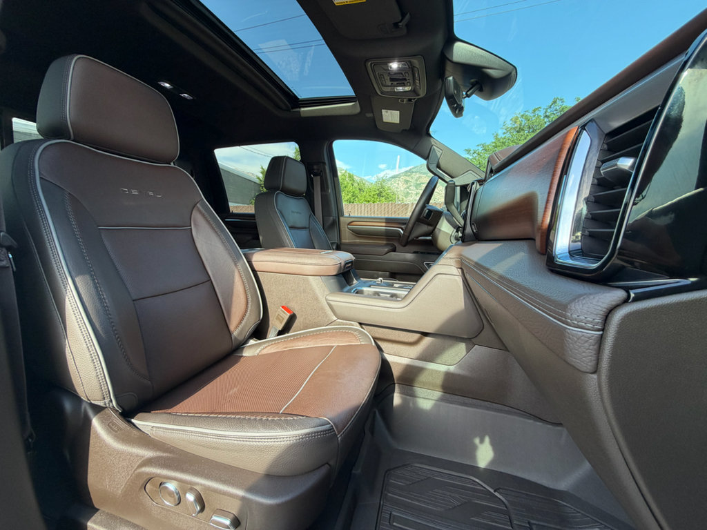Used 2024 GMC Sierra 3500 Denali w/ Denali Reserve Package AWD/4WD image 17