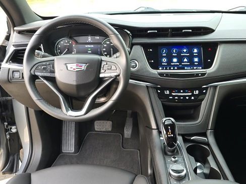 Used 2023 Cadillac XT6 Luxury image 20