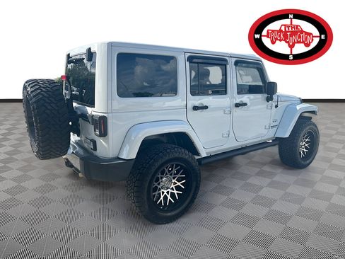 Used 2017 Jeep Wrangler Unlimited Sahara w/ Max Tow Package AWD/4WD image 7
