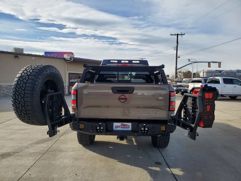 Used 2022 Nissan Frontier PRO-4X image 35