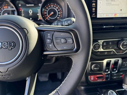 Certified 2025 Jeep Wrangler Willys image 16