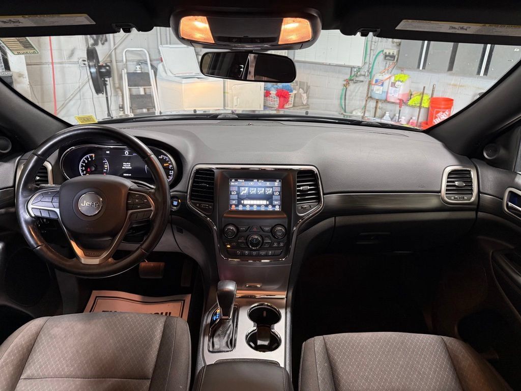 Certified 2020 Jeep Grand Cherokee Laredo AWD/4WD image 7