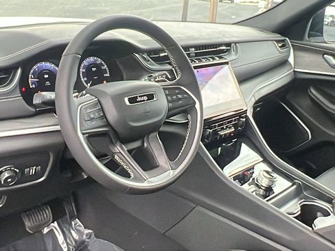 New 2025 Jeep Grand Cherokee Limited w/ Trailer Tow Package image 14