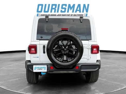 Used 2024 Jeep Wrangler Unlimited Sahara AWD/4WD image 5