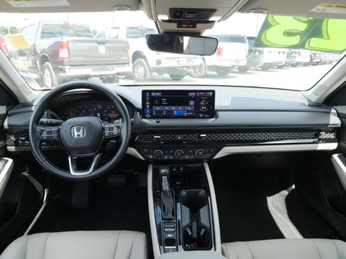 Used 2023 Honda Accord Touring image 19