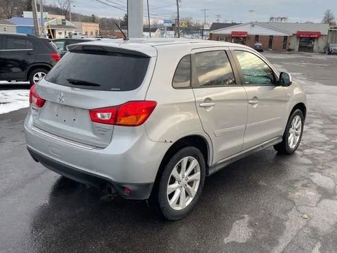 Used 2015 Mitsubishi Outlander Sport ES image 2