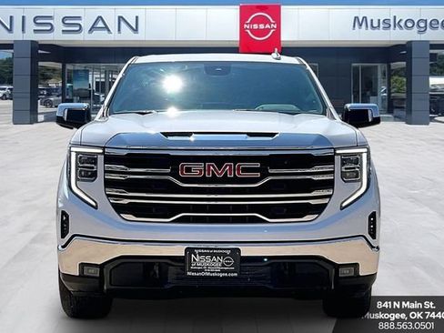 Used 2025 GMC Sierra 1500 SLT AWD/4WD image 2