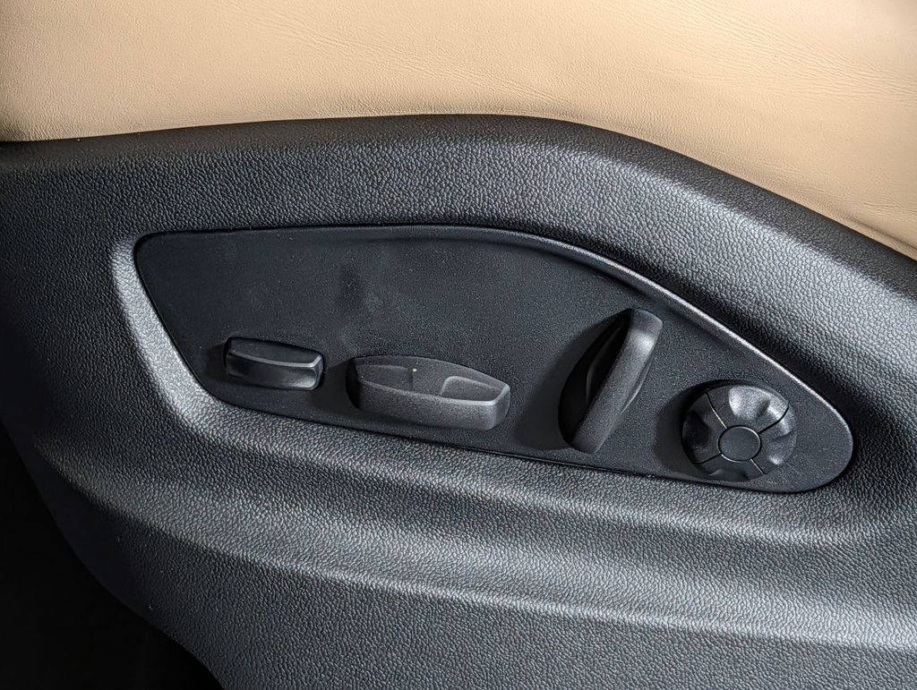 New 2026 Porsche Cayenne Coupe AWD/4WD image 27
