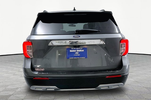 Used 2023 Ford Explorer XLT w/ Equipment Group 202A RWD image 5