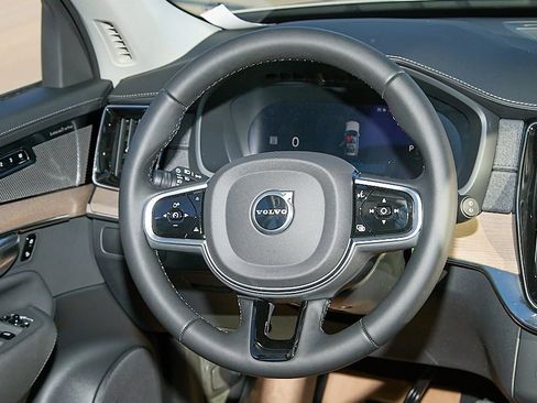 New 2026 Volvo XC90 B6 Plus w/ Protection Package image 26