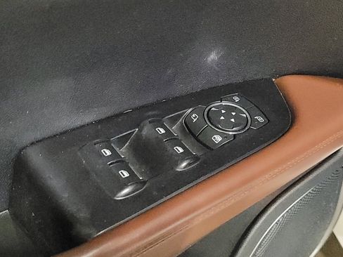 Used 2017 Lincoln MKX Reserve w/ Driver Assistance Package image 27