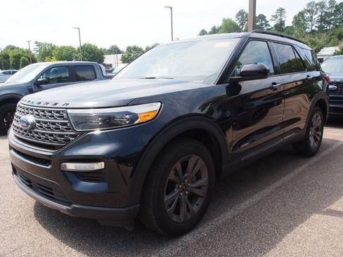 Certified 2024 Ford Explorer XLT w/ Equipment Group 202A AWD/4WD image 4