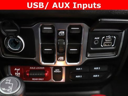 Used 2024 Jeep Gladiator Willys image 24