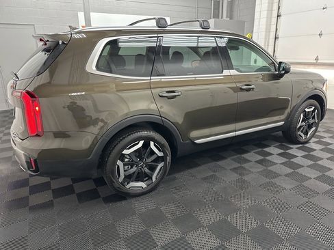 Used 2025 Kia Telluride S image 10
