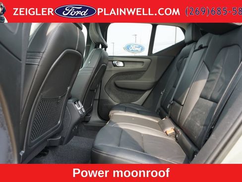 Used 2023 Volvo XC40 B5 Plus w/ Driver Assist Package AWD/4WD image 11
