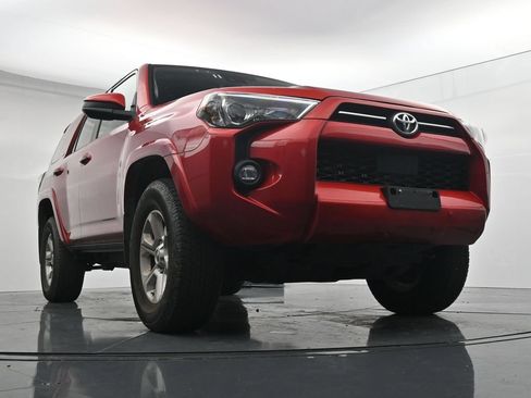 Used 2024 Toyota 4Runner SR5 AWD/4WD image 18