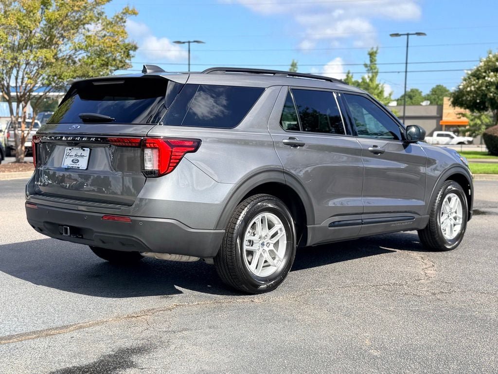 New 2026 Ford Explorer Active RWD image 4