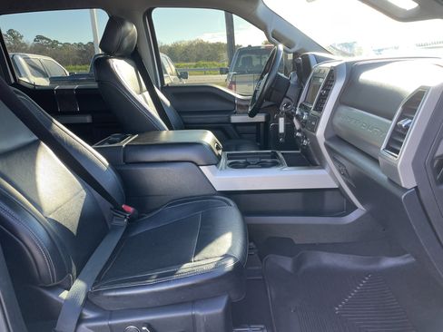 Used 2019 Ford F250 Lariat image 18