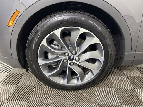 Used 2022 Lincoln Nautilus Reserve w/ Luxury Package AWD/4WD image 11