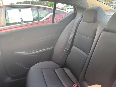Used 2025 Nissan Altima 2.5 SV FWD image 34