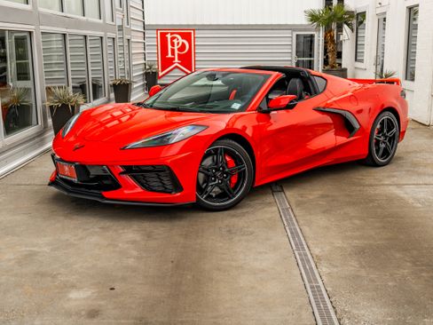 Used 2024 Chevrolet Corvette Stingray Premium Cpe w/ Z51 Performance Package RWD image 2