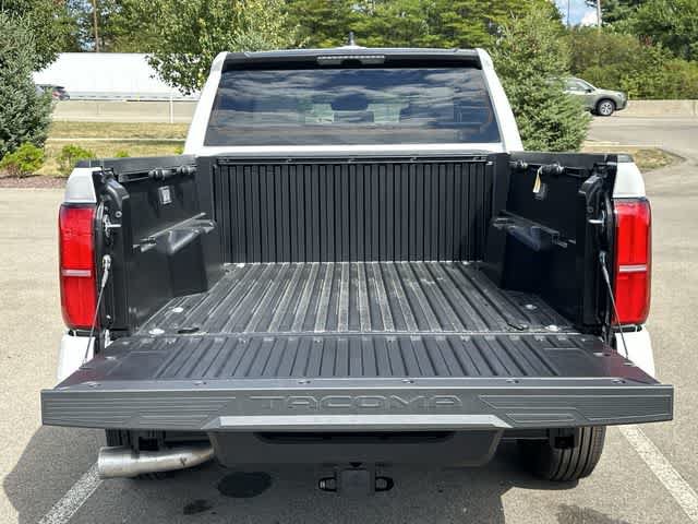 Used 2025 Toyota Tacoma SR5 RWD image 22