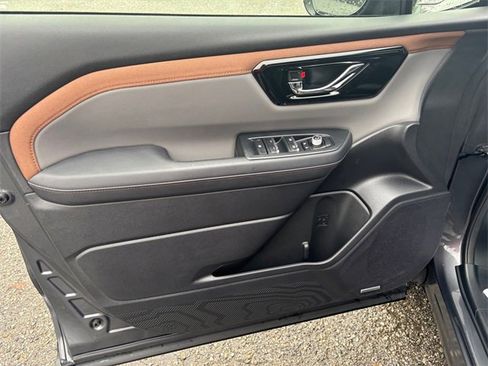 Certified 2025 Subaru Forester Sport w/ Popular Package #1 image 23