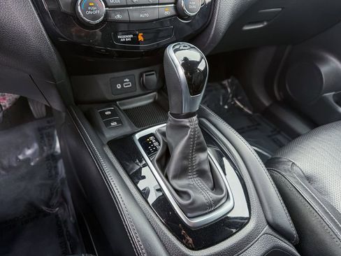 Used 2020 Nissan Rogue SL image 18