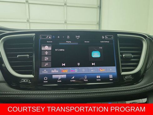 New 2026 Chrysler Pacifica Select image 24