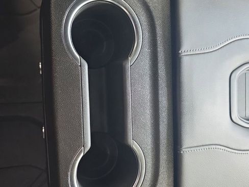 Used 2024 Chevrolet Suburban Z71 w/ Z71 Off-Road Package image 26