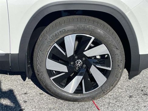 New 2026 Volkswagen Atlas Cross Sport SEL AWD/4WD image 12