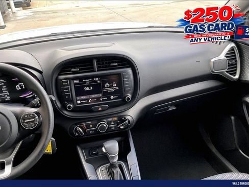 Used 2024 Kia Soul LX w/ Option Group 015 FWD image 6