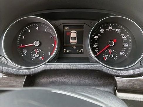 Used 2018 Volkswagen Passat 2.0T SE FWD image 6