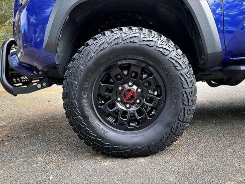 Used 2022 Toyota Tacoma TRD Off-Road image 31